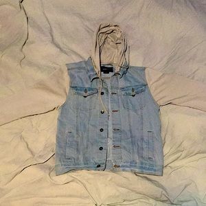 MENS Medium sized fashionable Fall time jacket!!!